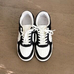 Alo recovery sneakers